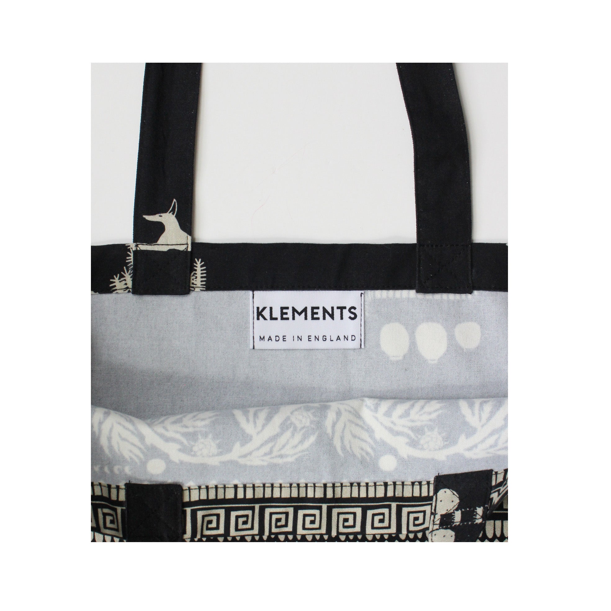 Ancient hearts Tote bag