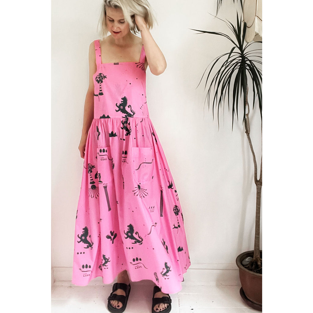 Buto Dress in Ancient Hearts Pink / cotton