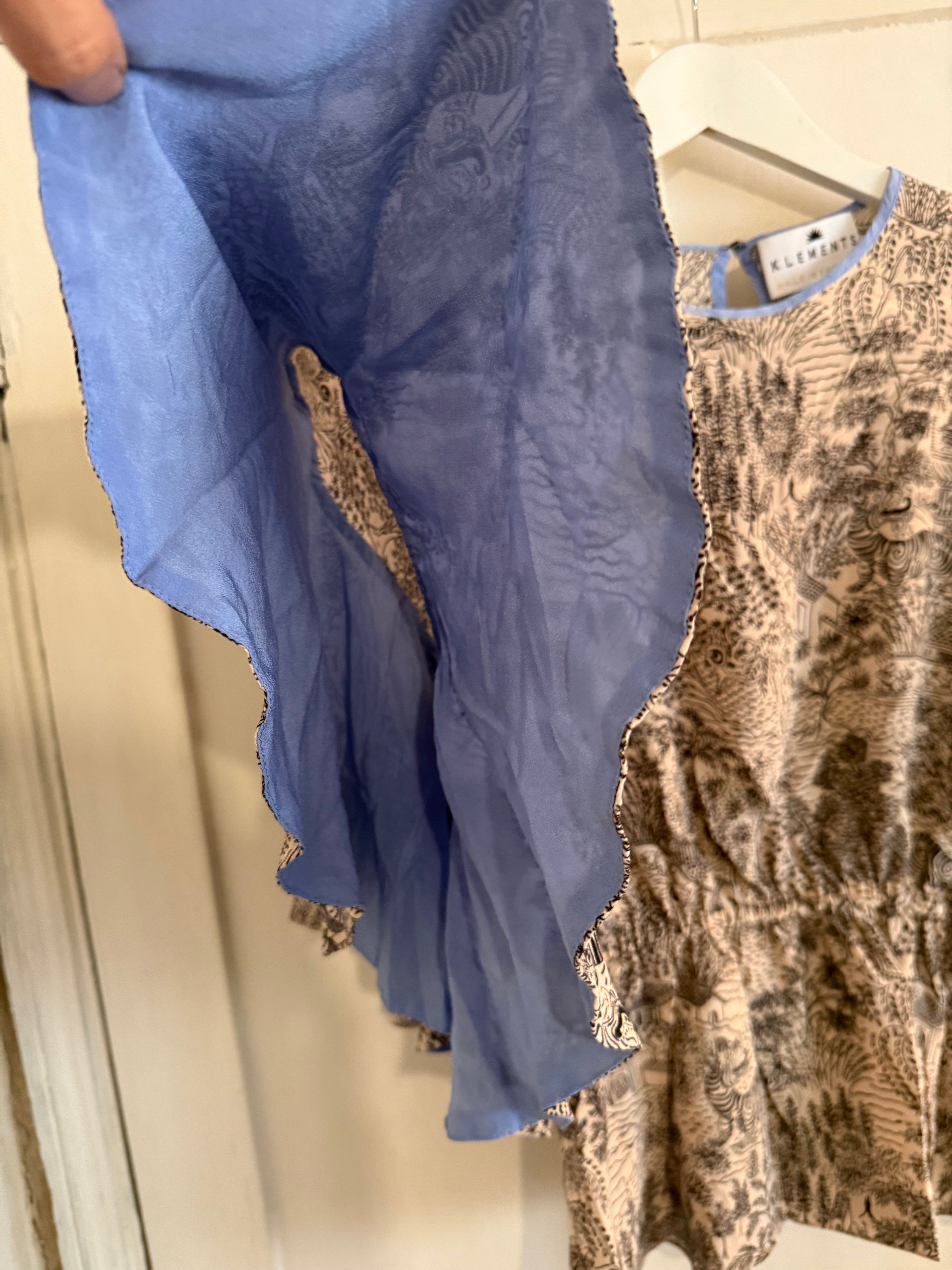 JUNE SAMPLE SALE silk beautiful top, silk lined sleeves. XS