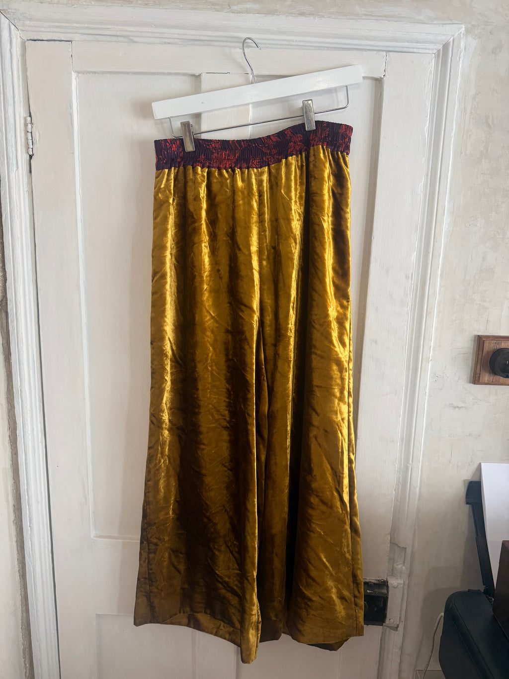 JUNE SAMPLE SALE Gold velvet culottes. A large small.