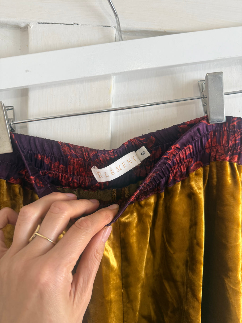 JUNE SAMPLE SALE Gold velvet culottes. A large small.