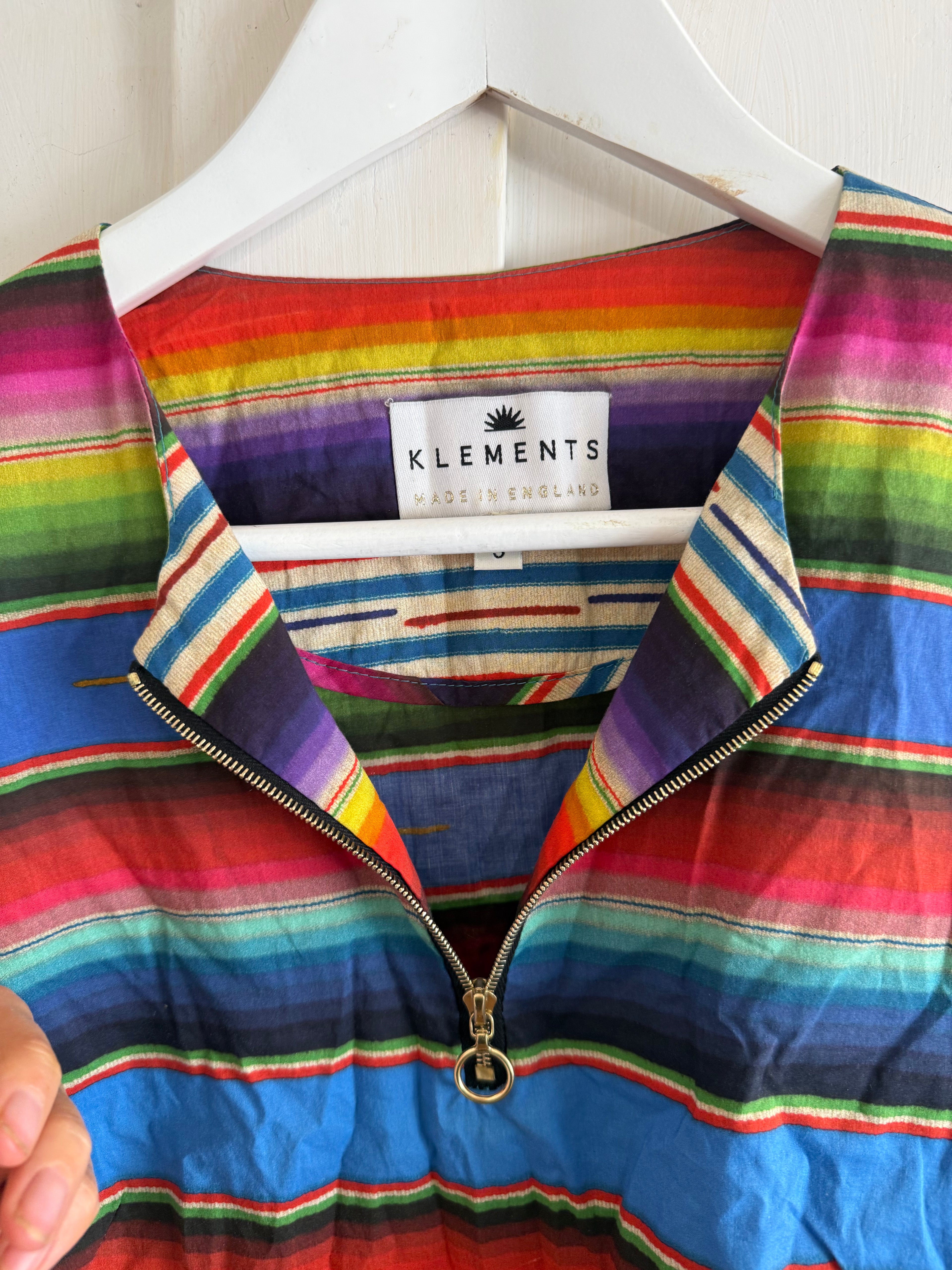 JUNE SAMPLE SALE cotton blanket print zip up top. small - medium.