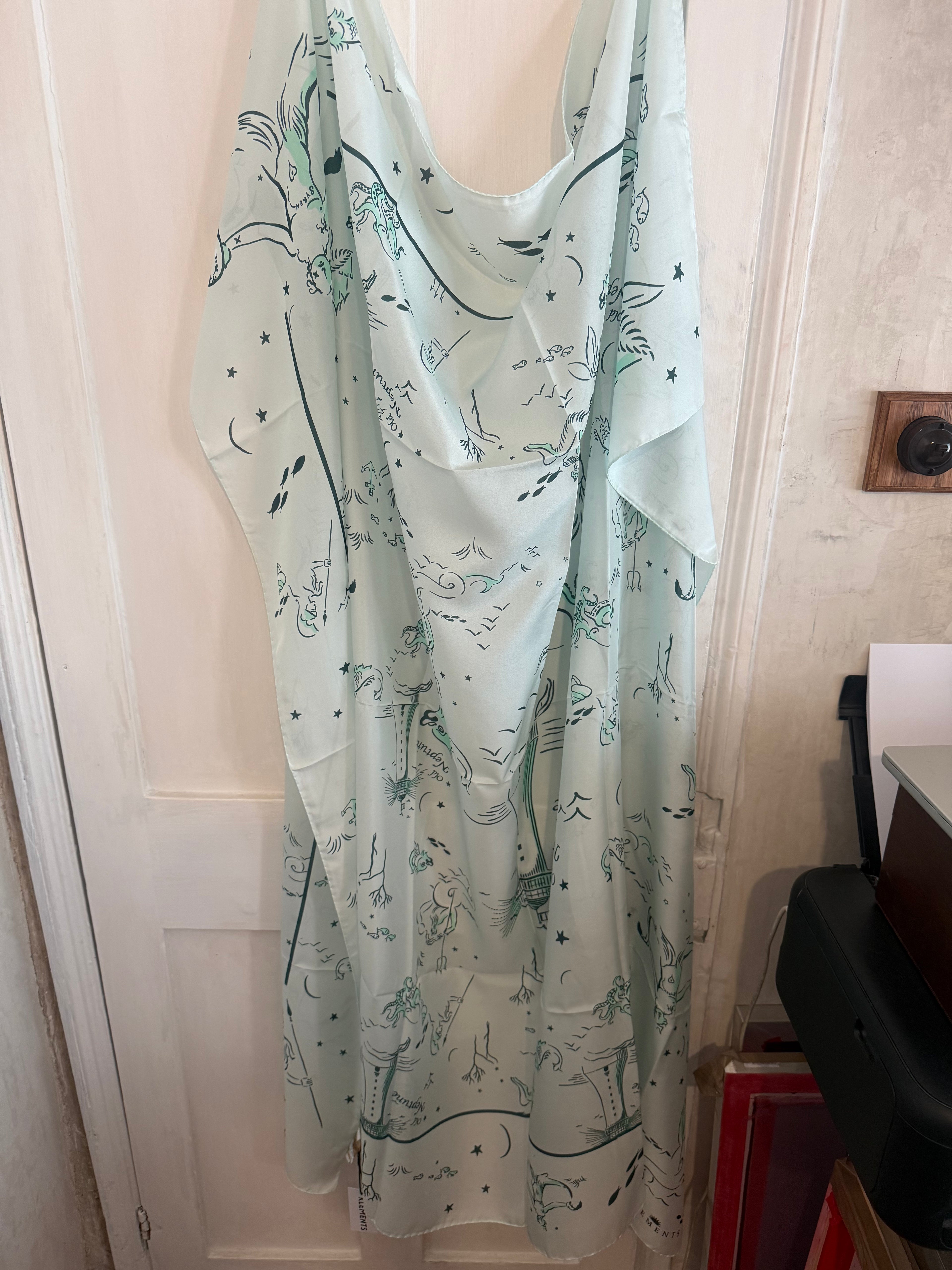 JUNE SAMPLE SALE OLD NEPTUNE Giant sq scarf