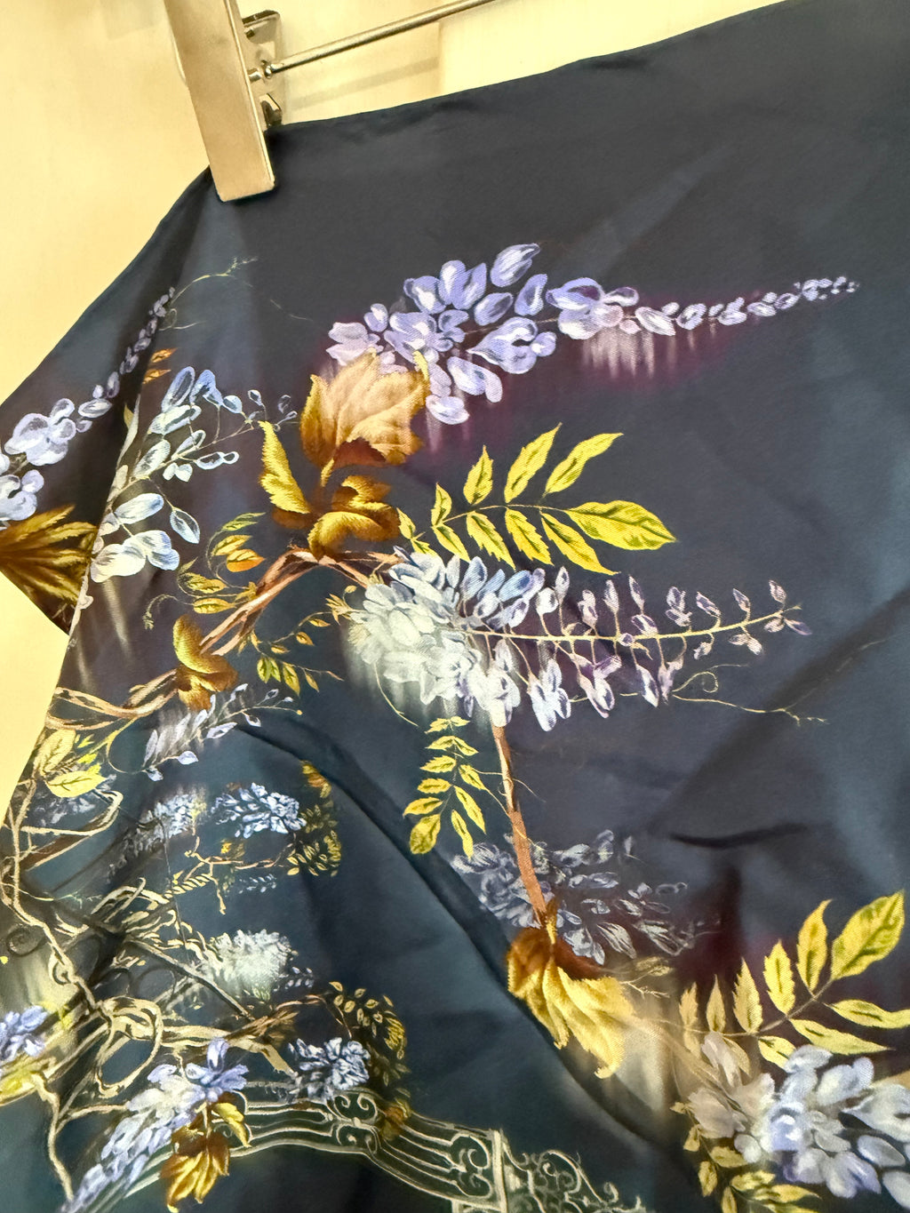 JUNE SAMPLE SALE silk twill wisteria 70 x 70cm