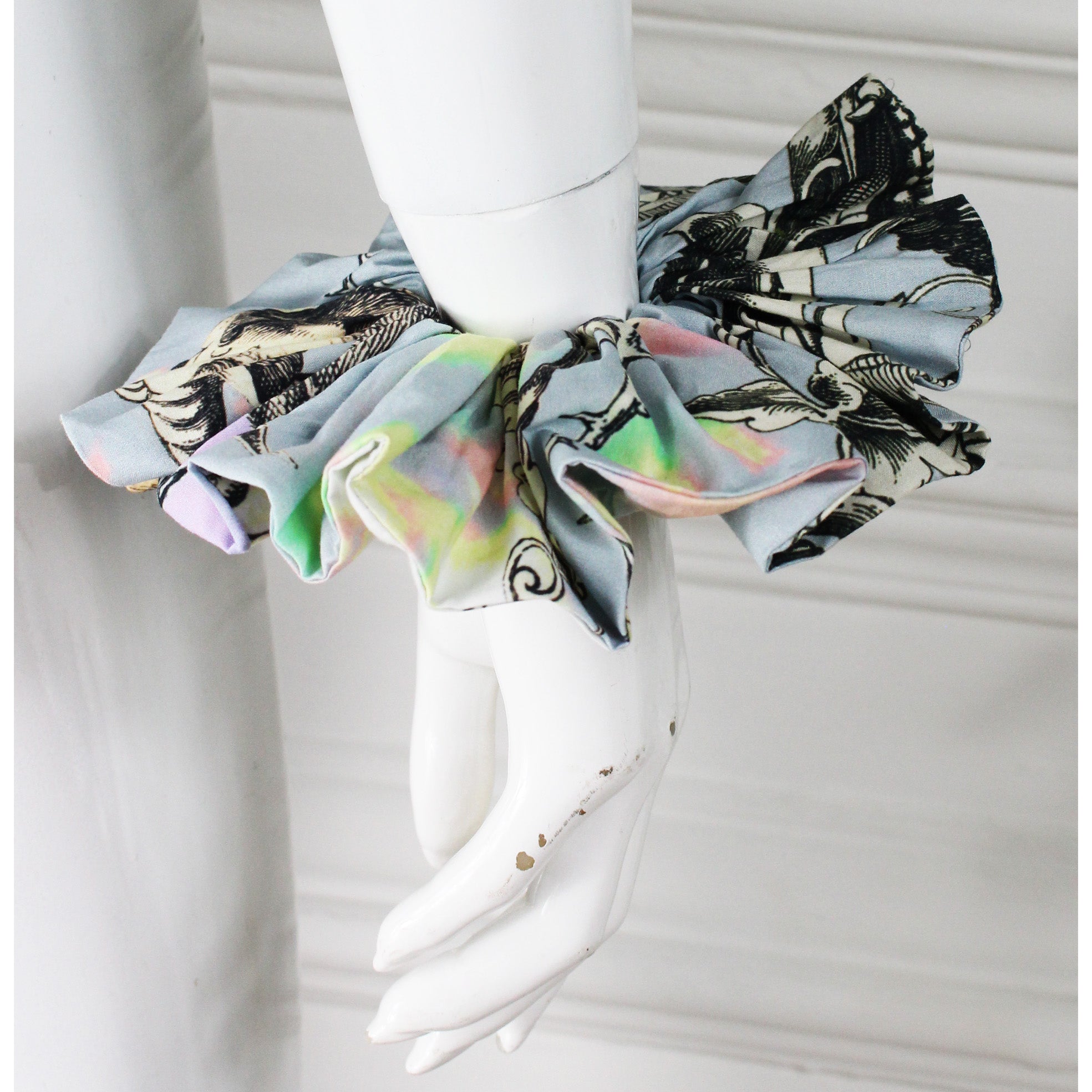 Fantasia Medium Scrunchie