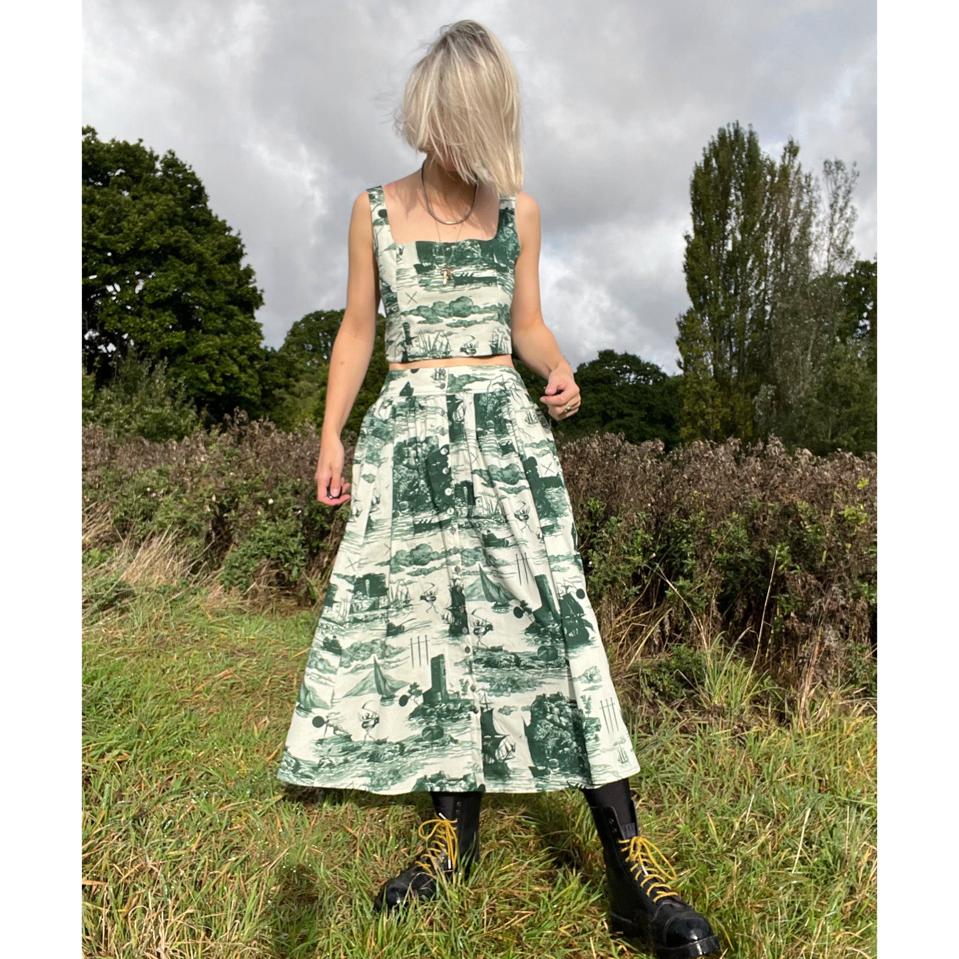 Eddie Cotton Skirt Doomed voyage print in Seaweed and Putty